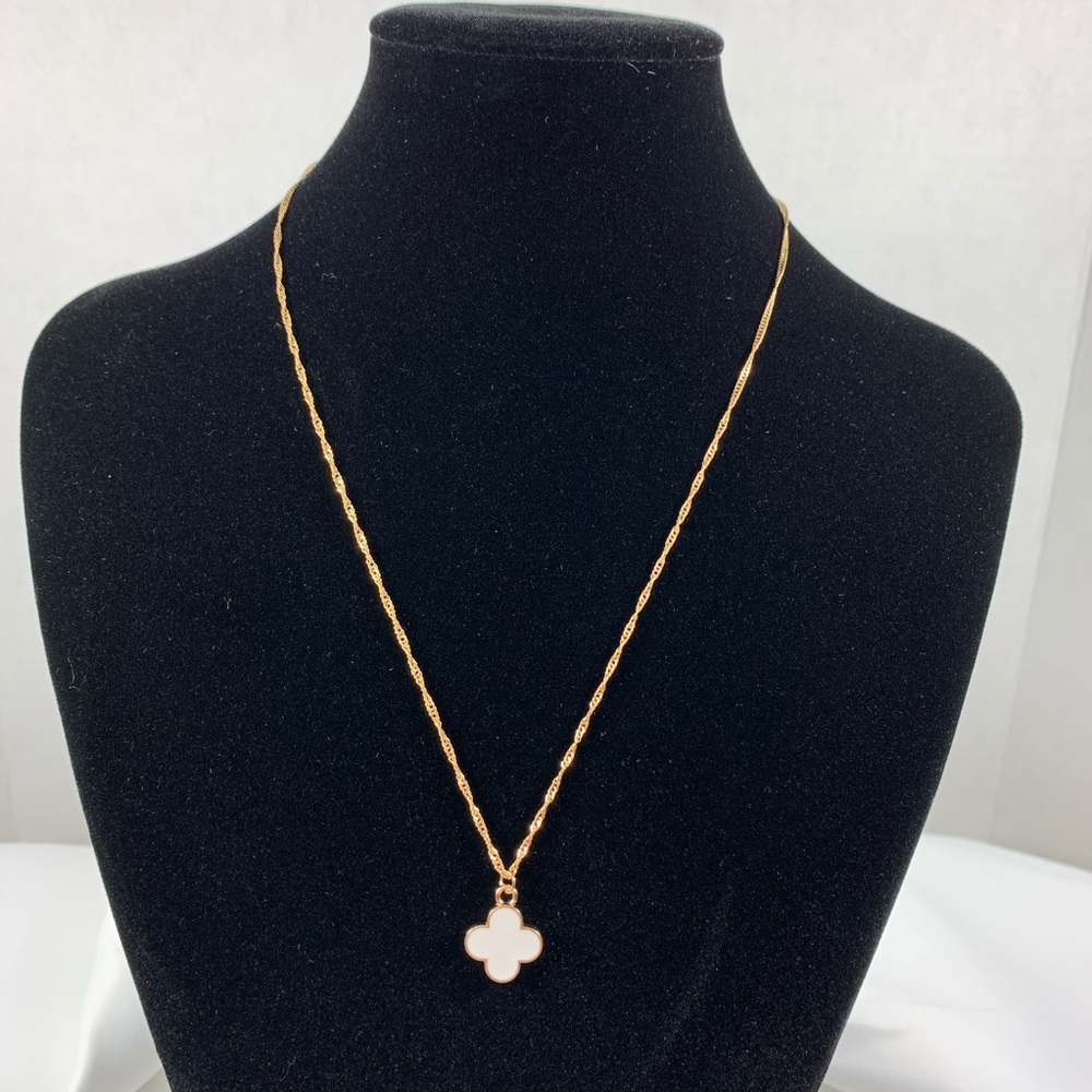 Necklace Goldtone Twisted Chain White Enamel Drop